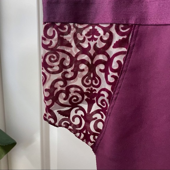 Victoria’s Secret Maroon Scroll Bodysuit Lingerie Thong Burgundy Velvet Medium - Picture 4 of 15